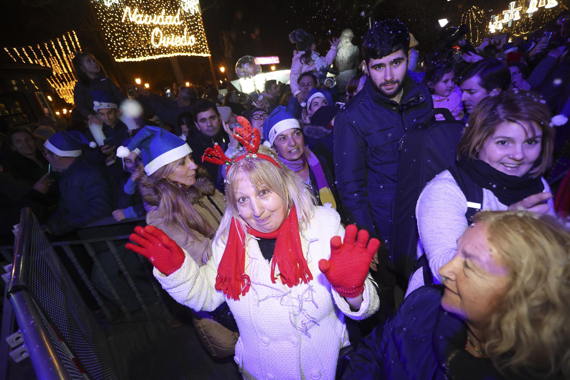 En imágenes: así fue el encendido de las luces de Navidad en Oviedo