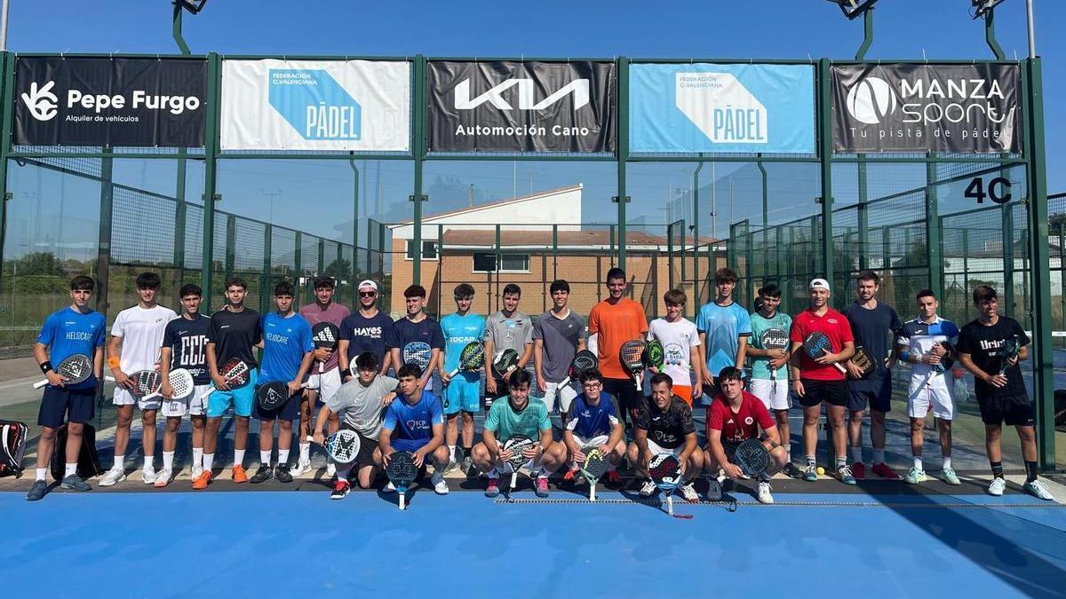 Algunos de los participantes en la Plana Sport.