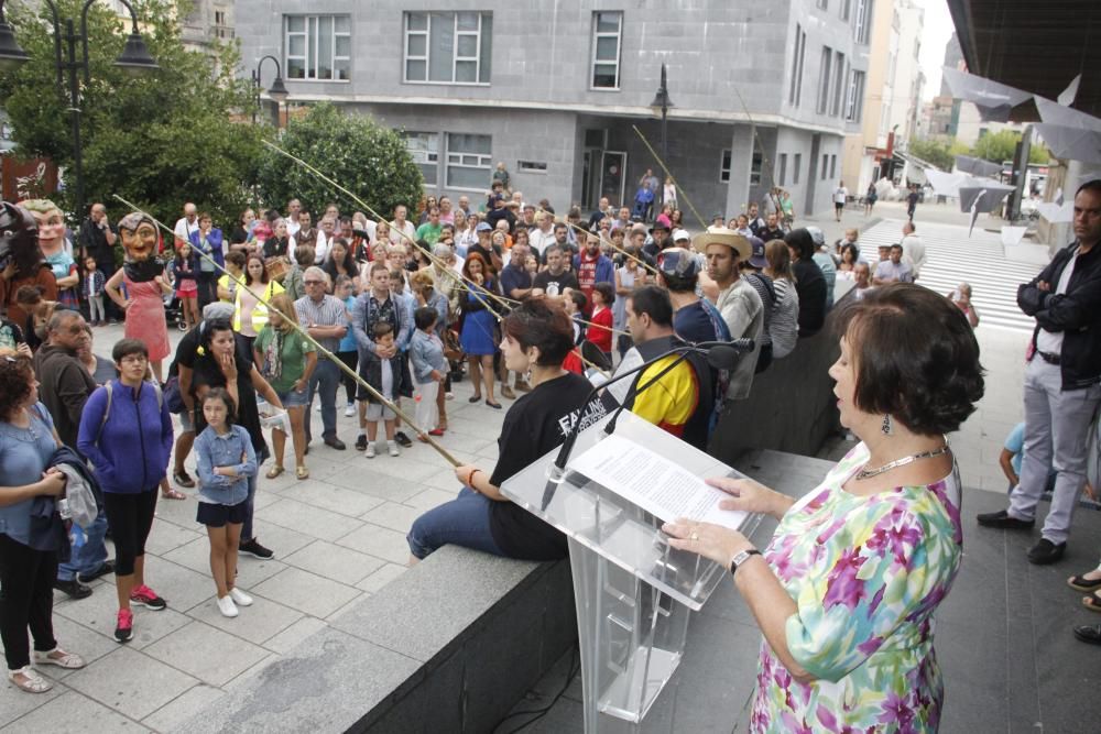 La presidenta de ADICAM se acordó de María Soliño, se mostró "orgullosa de ser de Cangas" y estar en unas fiestas que vive "desde pequeña"