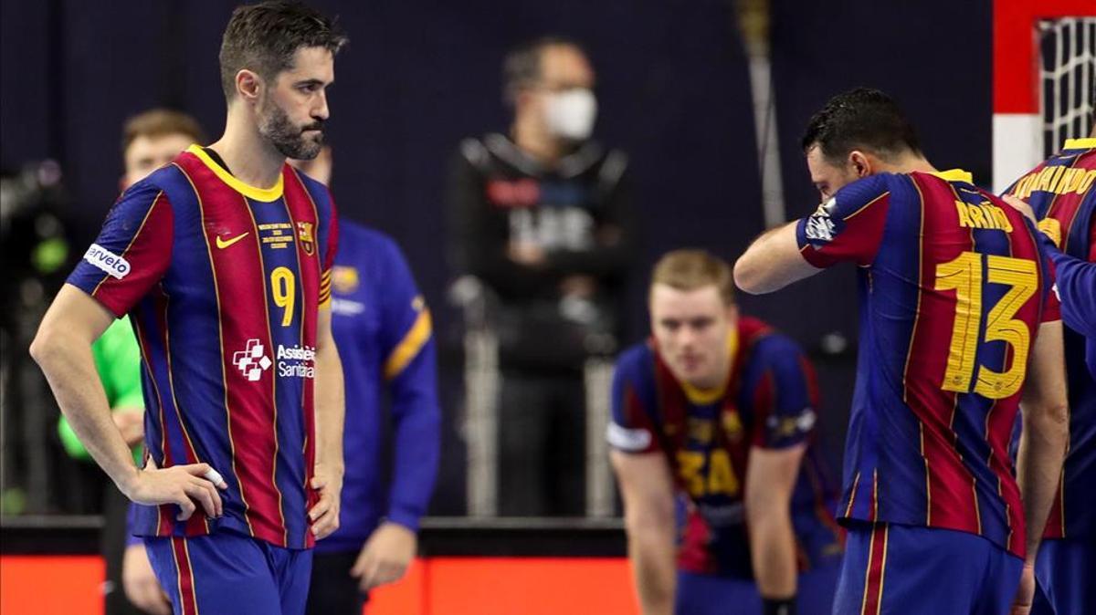 Los jugadores del Barça no podían esconder su enorme decepción