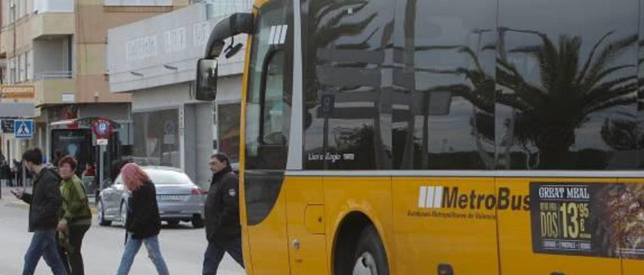 Parada de autobús en Canet d&#039;En Berenguer.