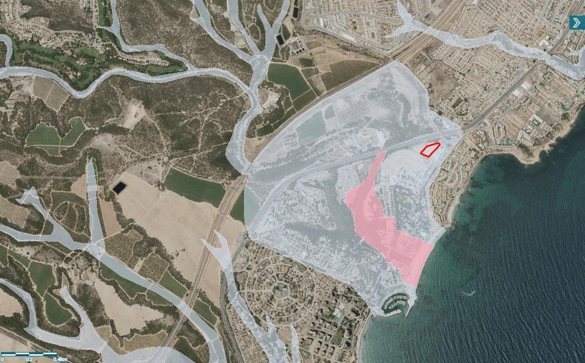En rojo los terrenos y en gris la envolvente de peligrosidad por inundación que define el Patricova