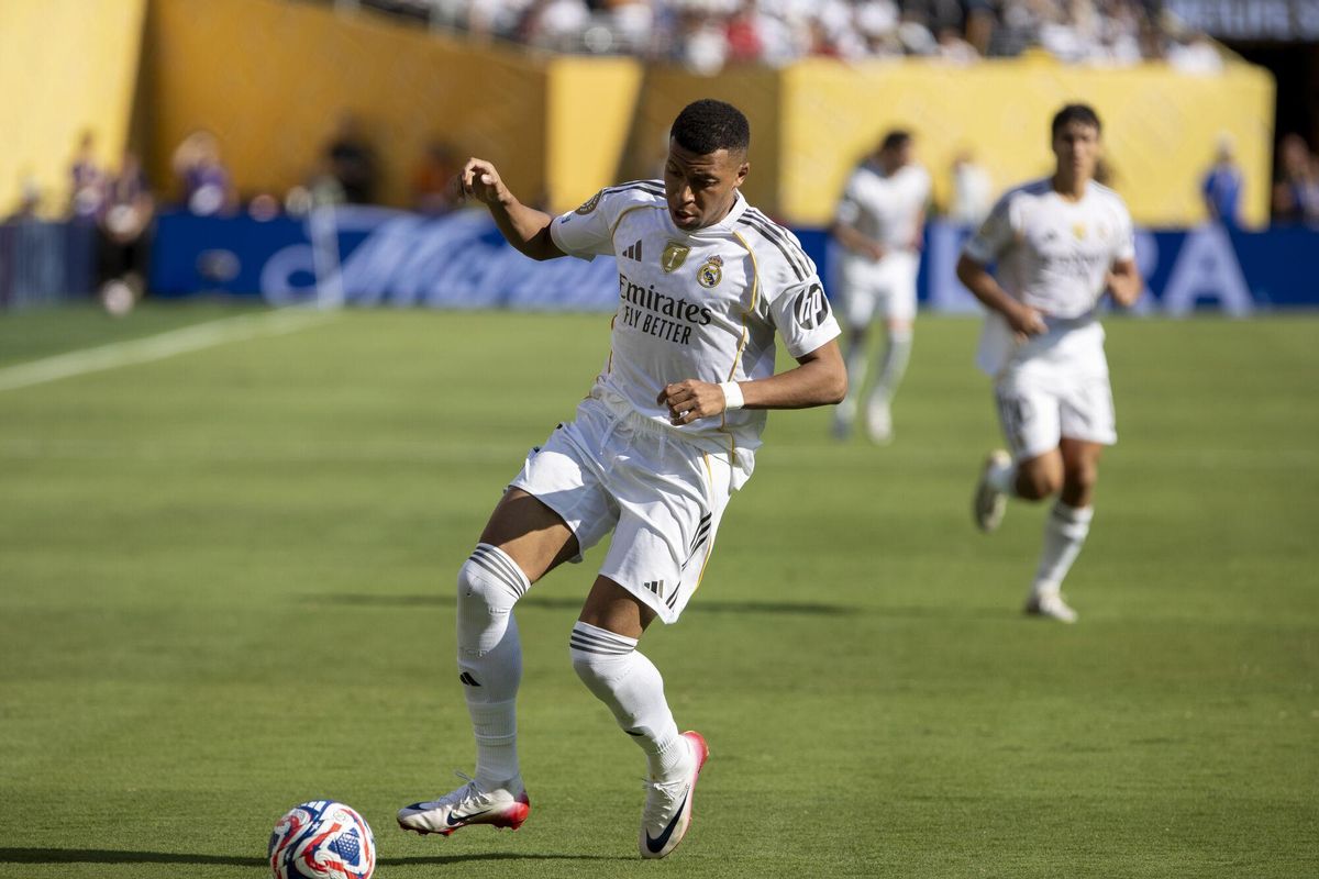 Florentino es cansa i Xabi qüestiona Mbappé i Vinícius Florentino es cansa i Xabi qüestiona Mbappé i Vinícius