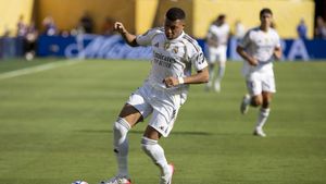 Florentino es cansa i Xabi qüestiona Mbappé i Vinícius