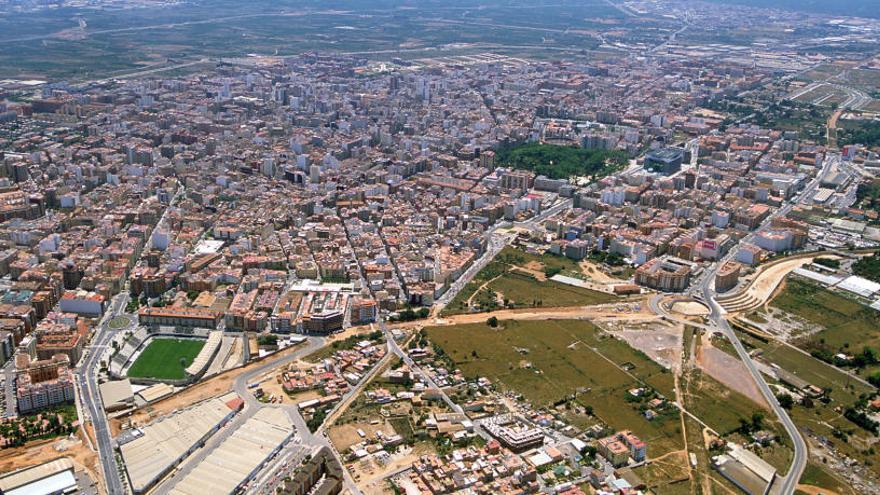Panorámica aérea de la ciudad de Castelló vista desde el norte
