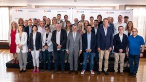 ’Foto de familia’ de los 36 alcaldes del Área Metropolitana de Barcelona como nuevos consejeros metropolitanos.