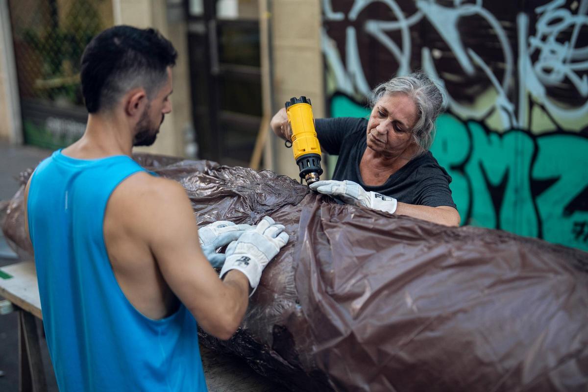 Gràcia prepara las calles para sus fiestas
