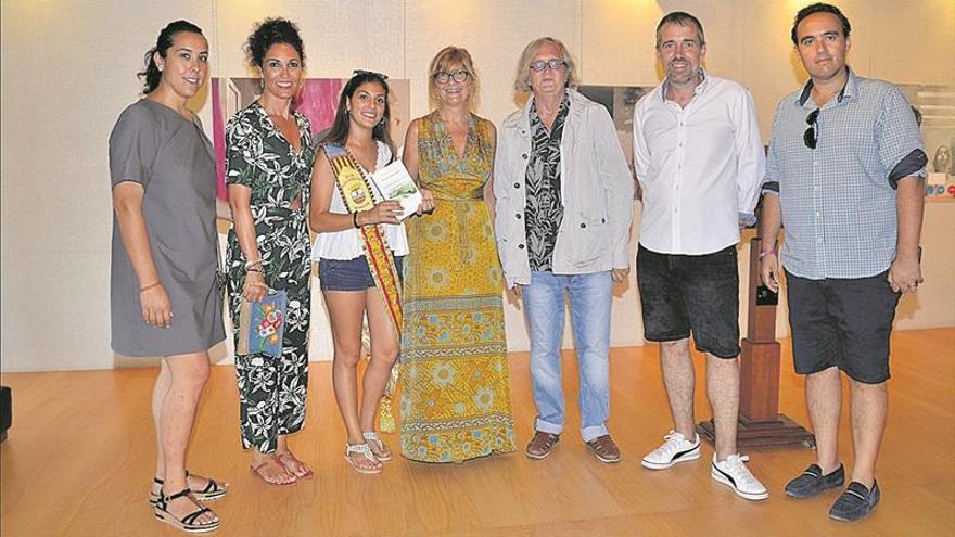 La sala de exposiciones de la playa aumenta su oferta