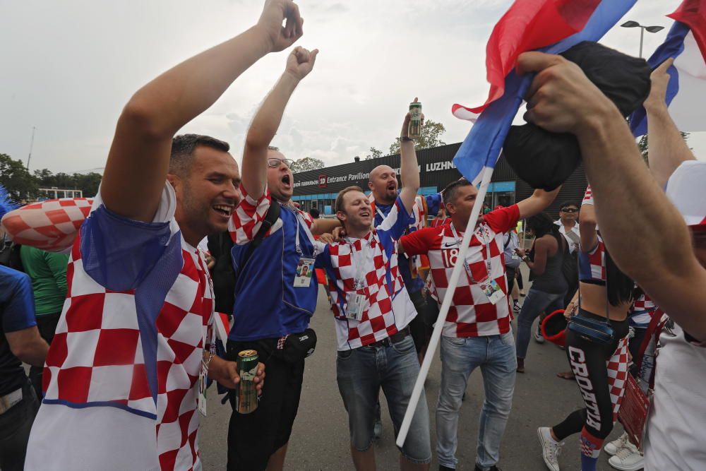 Las aficiones de Francia y Croacia en la final del Mundial