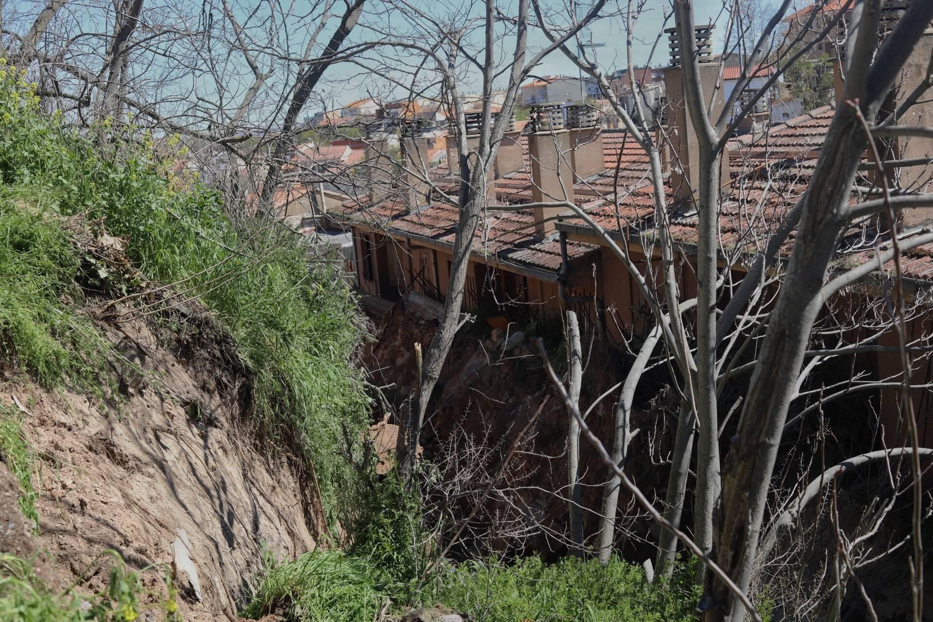 Derrumbe de un muro en Rabiche