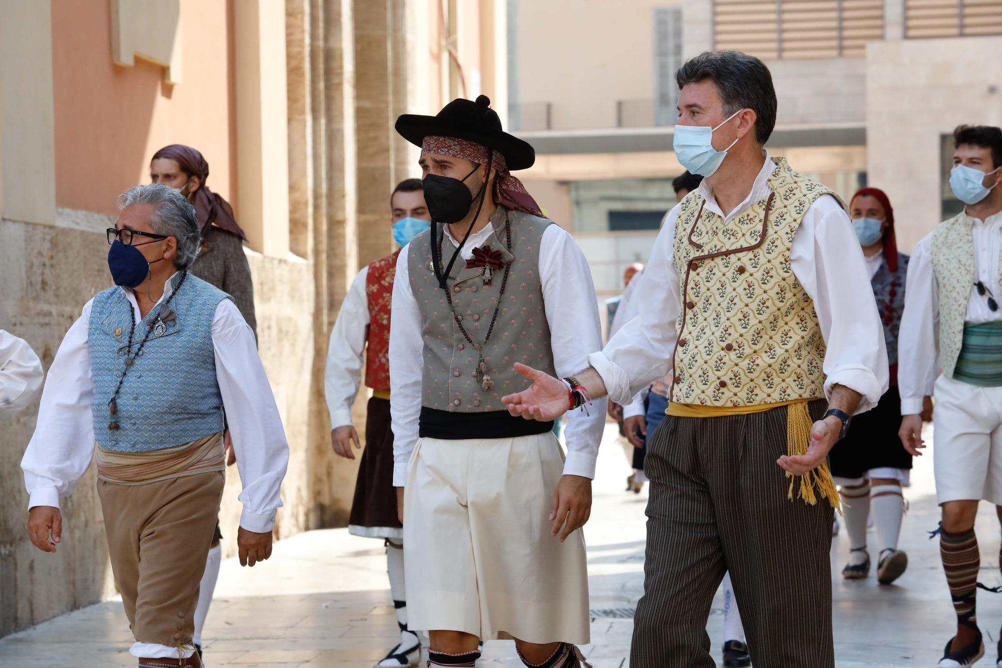 Búscate en el segundo día de Ofrenda por las calles del Mar y Avellanas (entre las 11.00 y 12.00 horas)