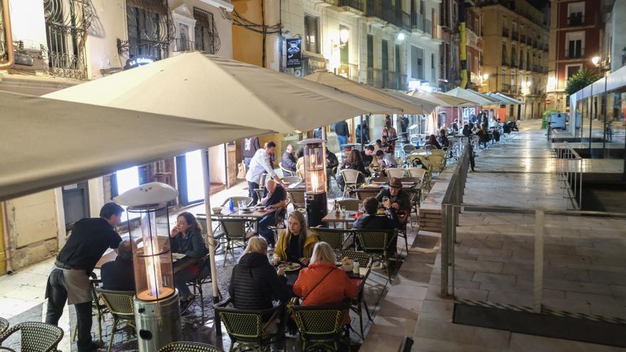 Vecinos de Alicante sobre la ordenanza contra el ruido: &quot;Es un desastre para la convivencia&quot;