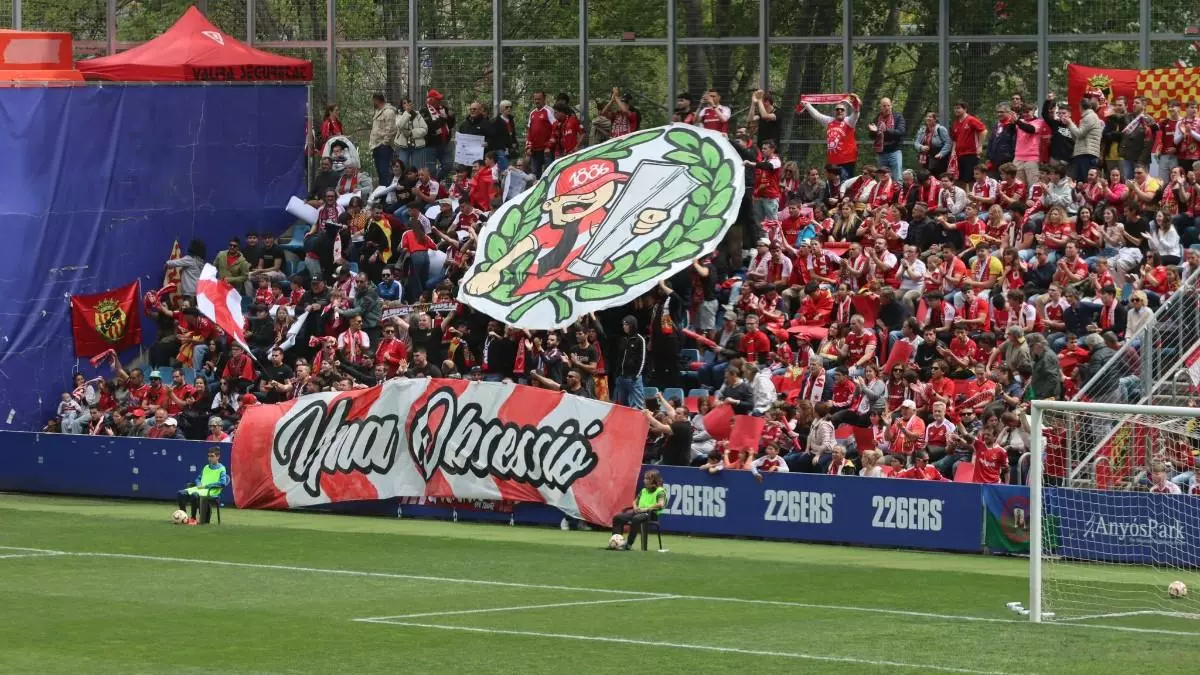 El N角stic espera su mejor versi車n en la recta final