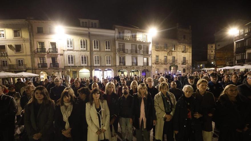 El silencio recorre toda Asturias por las víctimas del accidente ferroviario de Toledo: todos los concejos muestran su pesar