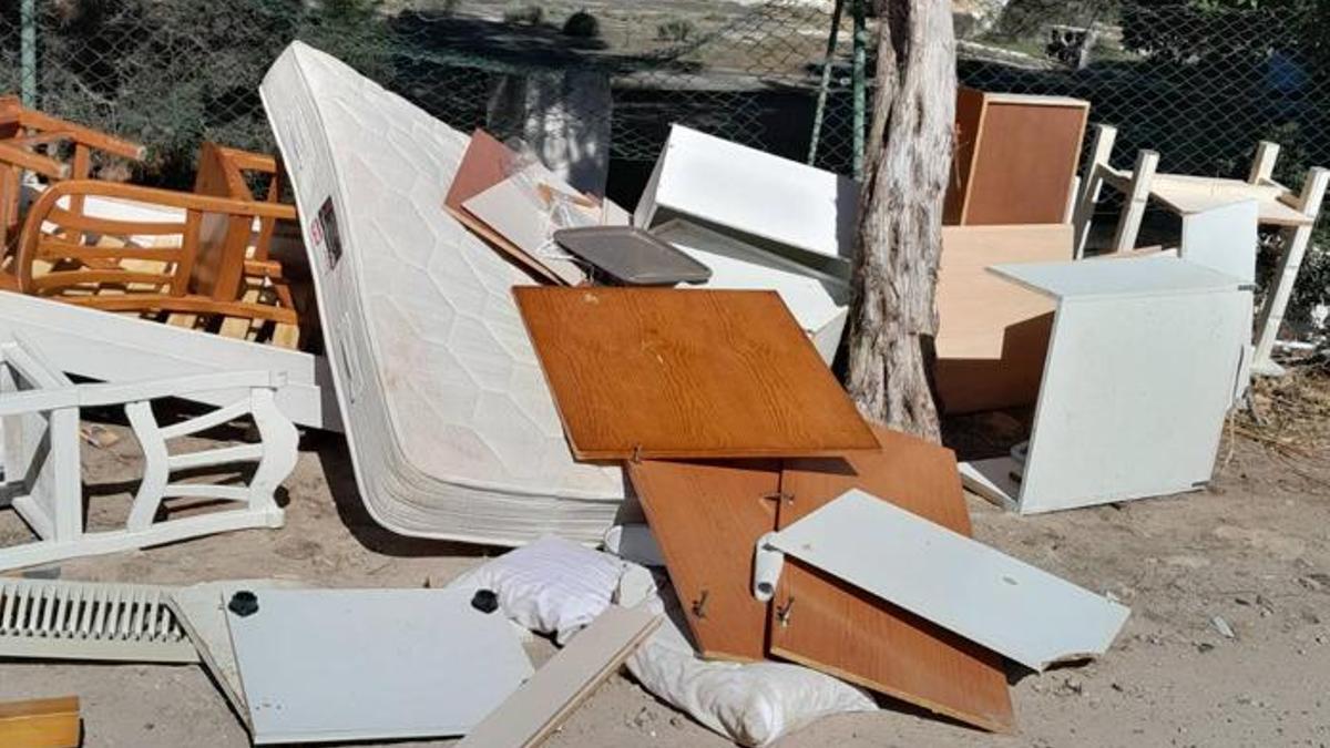 Residuos denunciados por la Policía Local de Sant Joan.