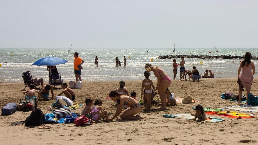 Castellón busca familias de acogida: más de 180 menores de edad necesitan un hogar temporal