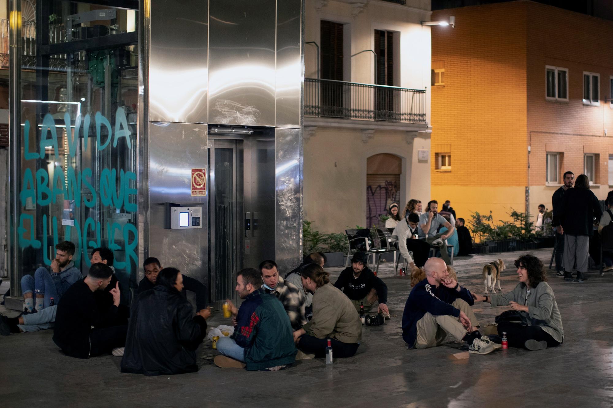 Desallotgen més de 7.000 persones durant la nit de divendres a Barcelona