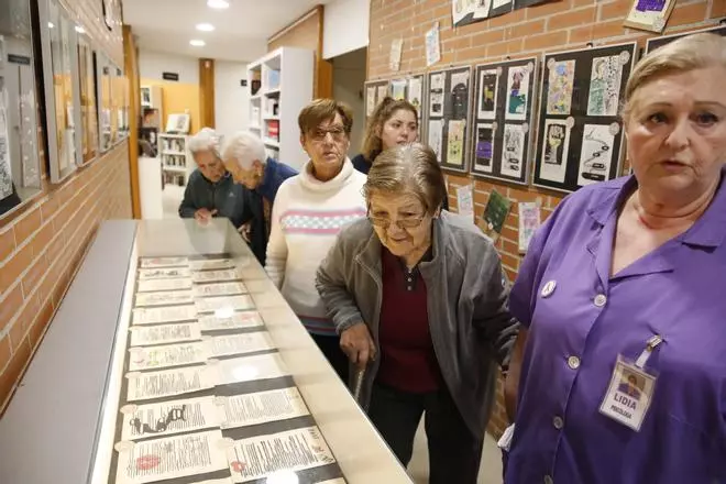 La Camocha celebra el día del Libro con versos (en imágenes)