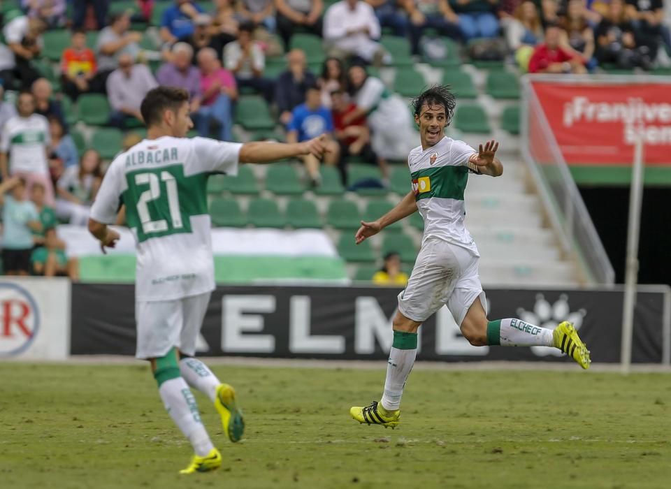 El Elche domina al Córdoba