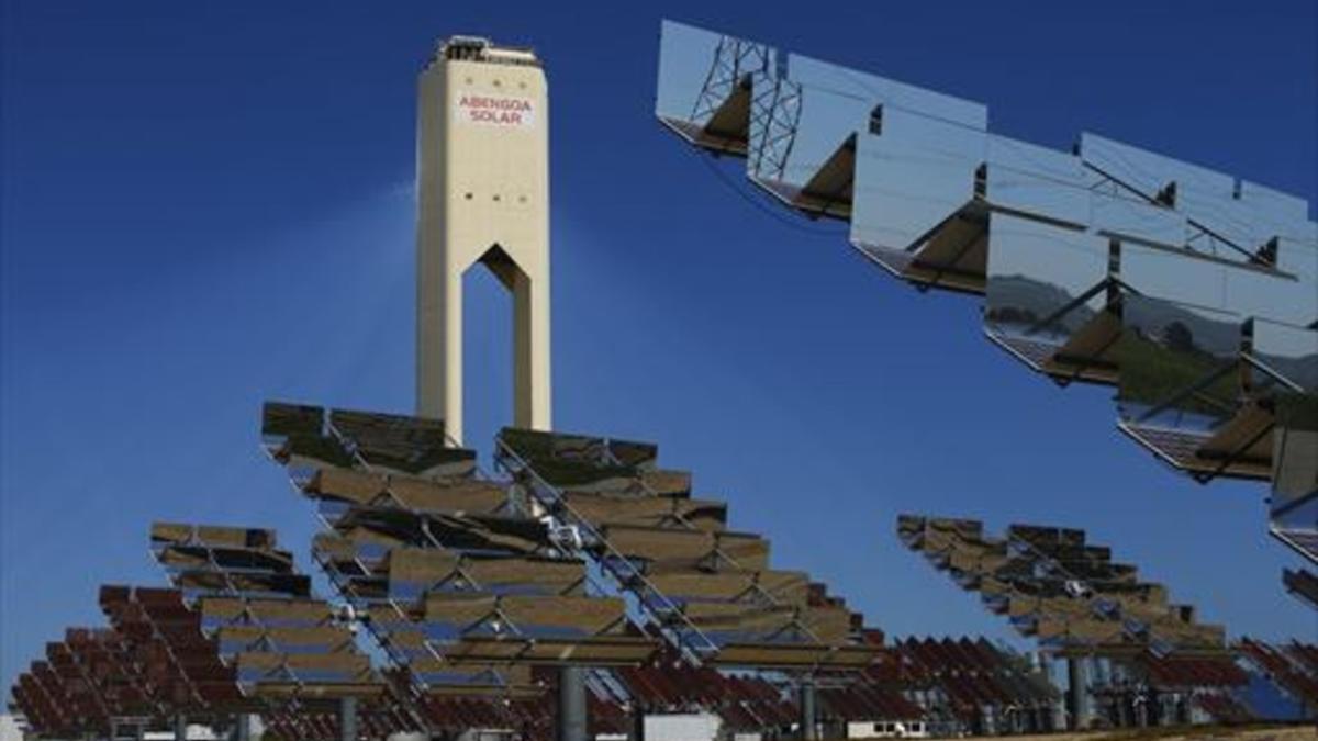 Placas solares 8 Instalación de Abengoa en Sanlúcar la Mayor (Sevilla).