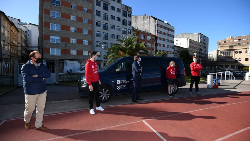 El Ravachol recibe una furgoneta para sus viajes