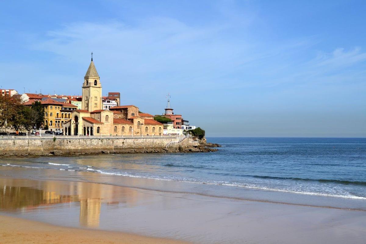 Playa de San Lorenzo, Gijón