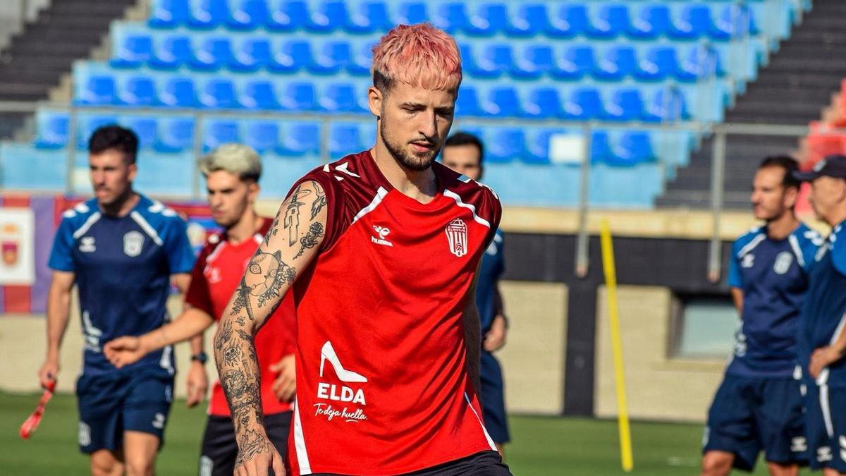 Manu Nieto, durante un entrenamiento antes de lesionarse el pie.