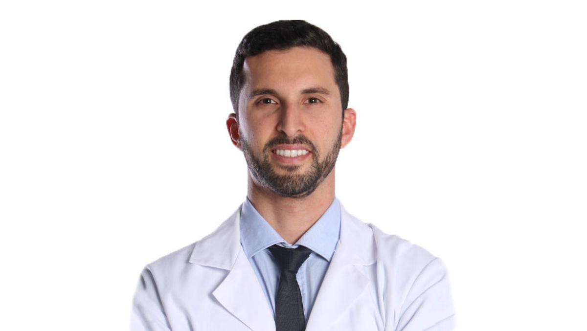 El Dr. Iván Schwartzmann es especialista en Urología y experto en HBP y Urología reconstructiva. En la actualidad es profesor asociado clínico de la Universidad Autónoma de Barcelona y trabaja en la Fundació Puigvert (C. de Cartagena, 340, 350, 08025 Barcelona.