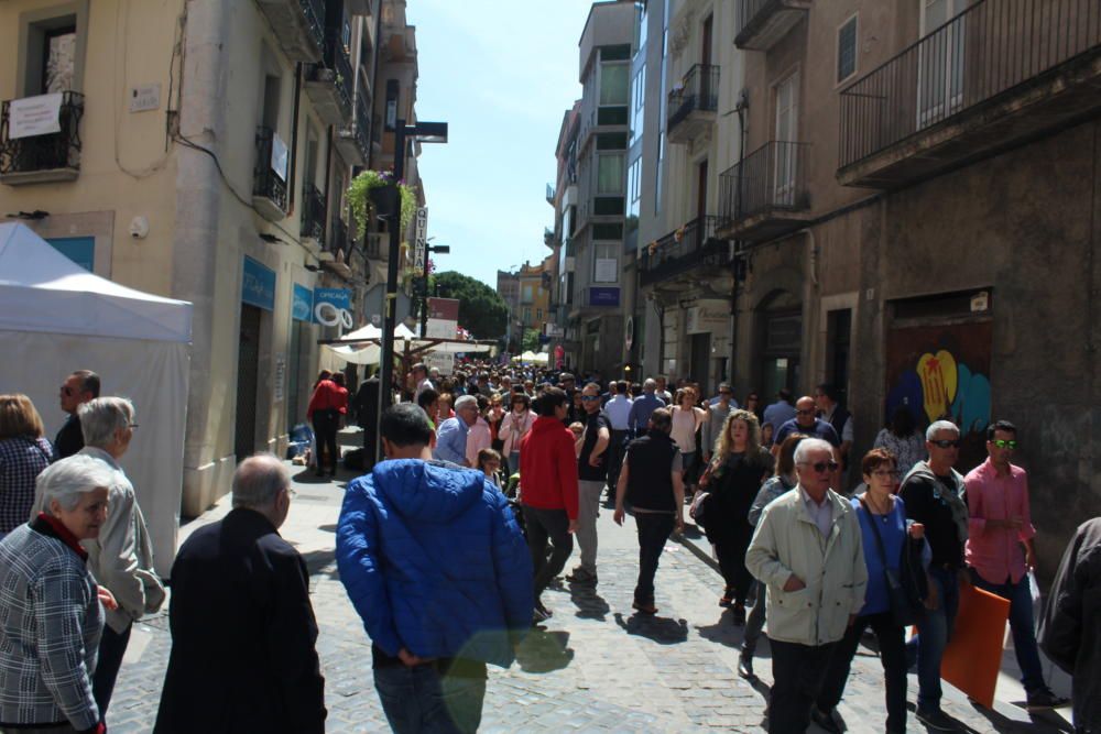 Figueres rep riuades de gent a les fires de carrer