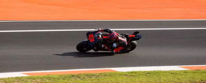 Primeras imágenes de Marc Márquez entrenando con la Ducati en Cheste