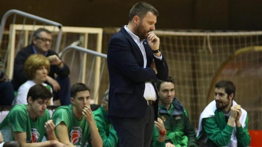 El TAU Castelló da otro paso atrás en su lucha por los &#039;play-off&#039; (92-69)