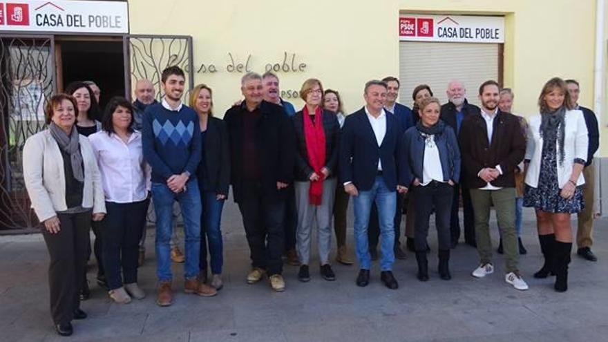 José Chulvi con los integrantes de su candidatura.