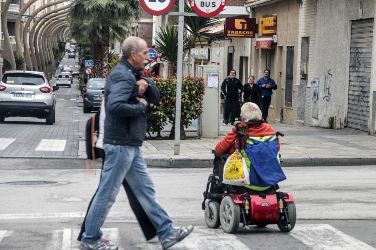 La DGT prohíbe que los vehículos de movilidad personal circulen por aceras