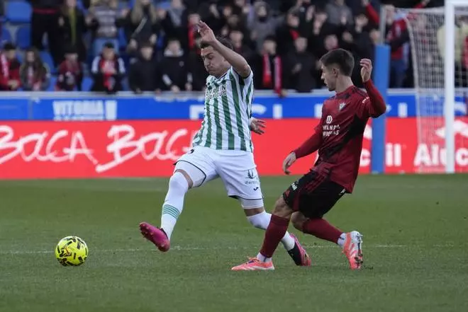 El Mirandés-Córdoba CF, interrumpido por un aficionado que llamó "gordo" a Carracedo
