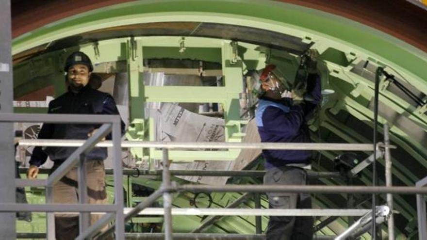 Trabajadores de la fábrica de Motores de Navantia.