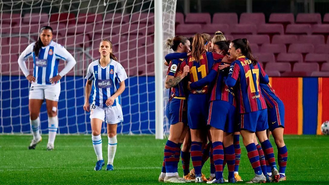 El Barça goleó en el derbi de la primera vuelta en el Camp Nou