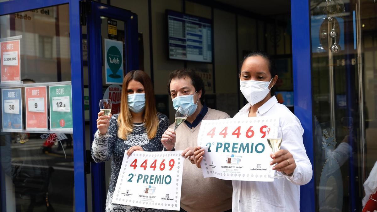 Asturias celebra su pequeña lluvia de premios en la Lotería del Niño de 2022