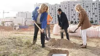 Escuelas infantiles, bibliotecas, centros culturales... Madrid se compromete a terminar 15 nuevos equipamientos municipales en 2025
