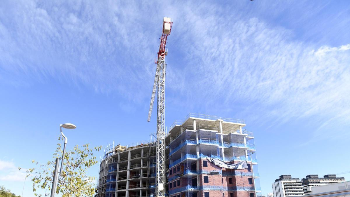 Bloque de viviendas en construcción en la zona de Churra, en una imagen de archivo