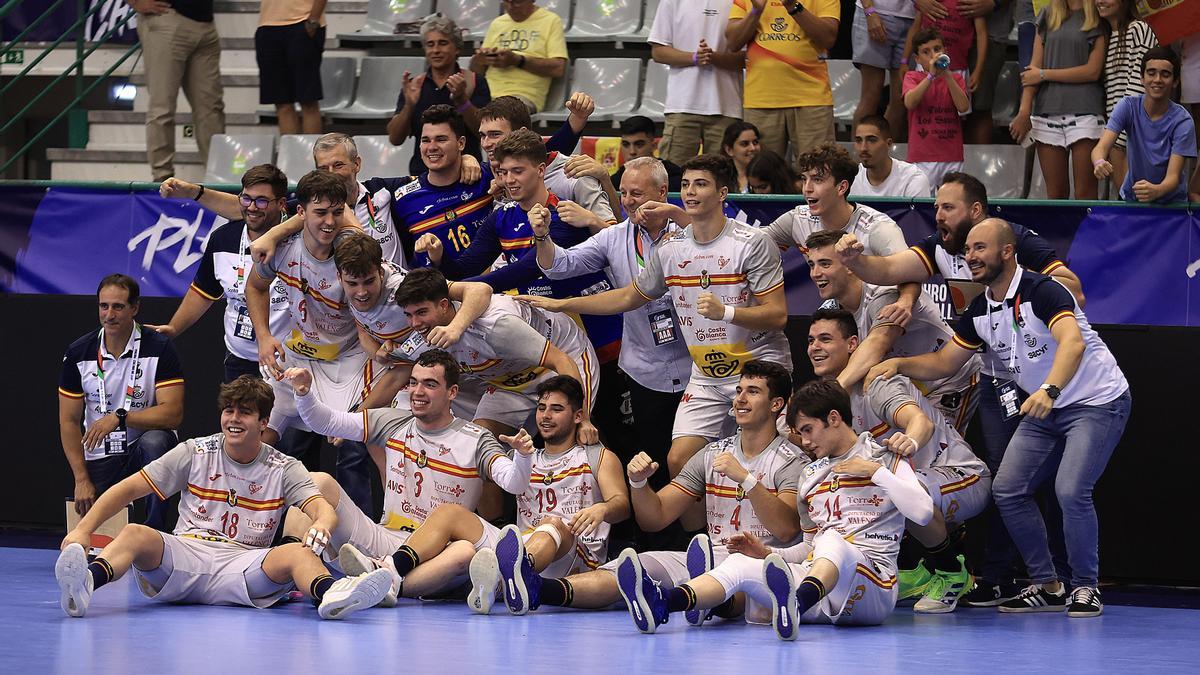 Los Hispanos Júnior celebran el pase a la Final