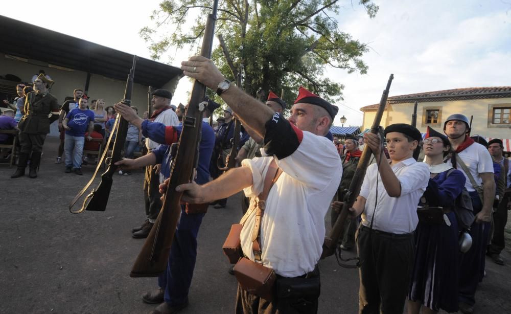 Recreación de la Guerra Civil en Grullos