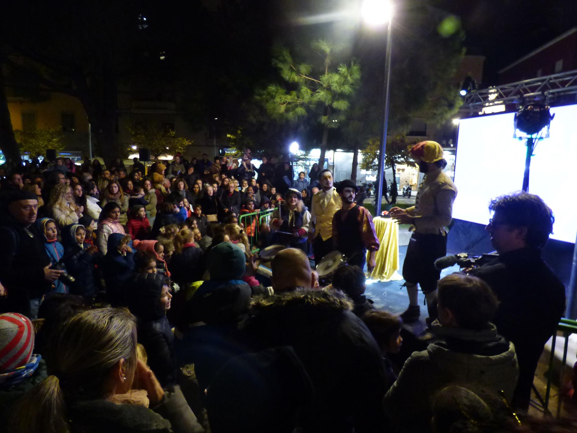 La màgia de Nadal s'encén a Figueres amb les llums dalinianes