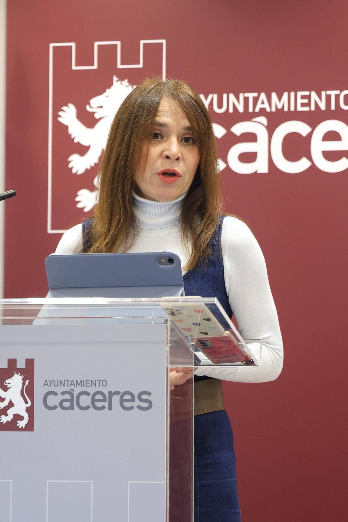 La portavoz socialista, este lunes en rueda de prensa.