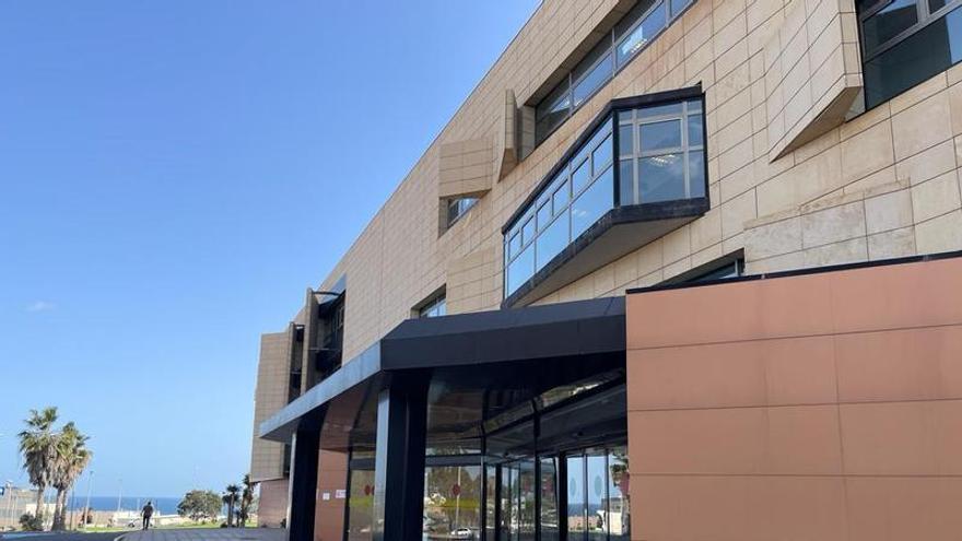 Vivir con una ostomía: Fuerteventura reúne a pacientes y sanitarios para hablar de cuidados y adaptación