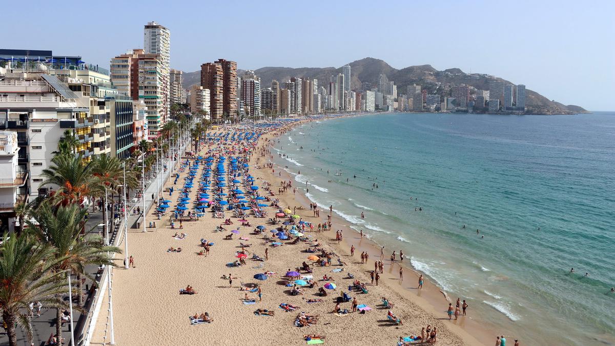 La playa de Levante de Benidorm.