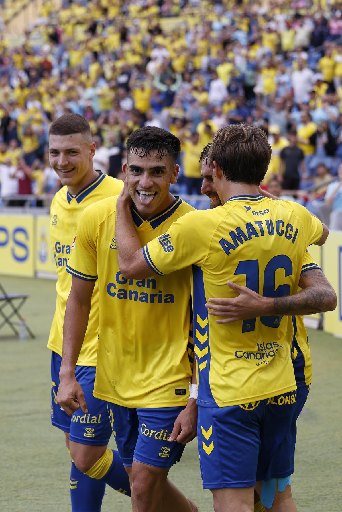 García festeja su tanto ante el Racing de Santander.