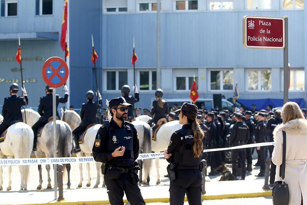 Inauguración del monolito y la plaza de la Policía Nacional