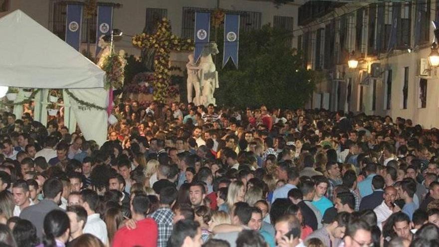 Vecinos de La Axerquía denuncian &quot;las cruces discotequeras&quot;