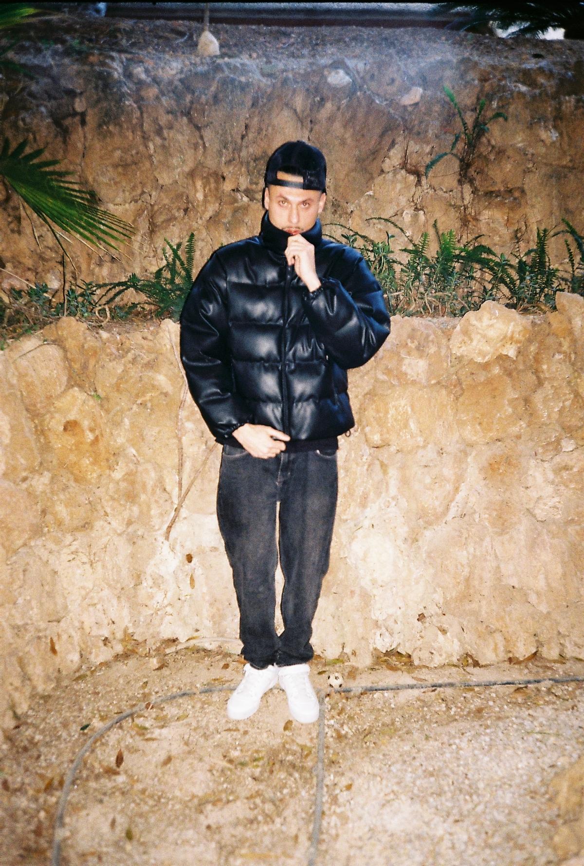 Giannis A presenta 'Naemi'.