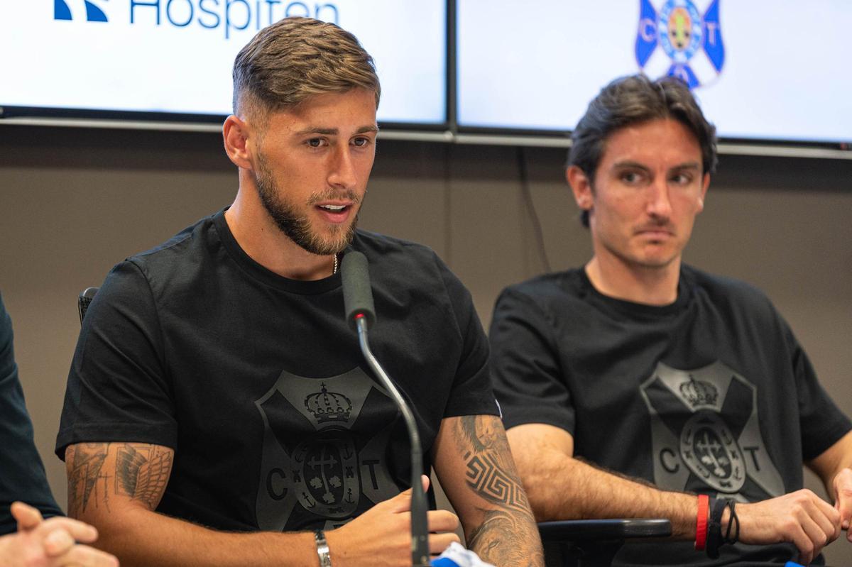 Presentación de tres fichajes del CD Tenerife: Pittón, Baba y Jorge Moreno Presentación de tres fichajes del CD Tenerife: Pittón, Baba y Jorge Moreno